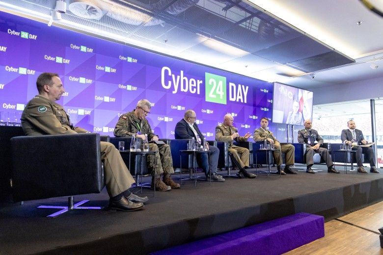 Panel "Łączność, rozpoznanie, walka elektroniczna – wchodzimy w nową erę konfliktów i wojen" podczas 6. edycji Cyber24 DAY.
