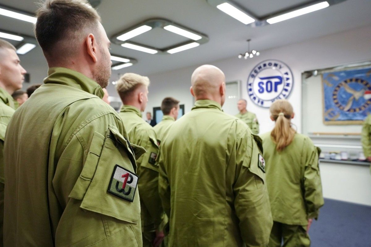 Pancerny komendant, czyli dlaczego minister ma problem z odwołaniem szefa SOP