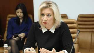 Oskarżenia wobec Polski wpisują się w szerszą propagandową kampanię Kremla, której celem jest przedstawianie Rosji jako ofiary działań Zachodu.