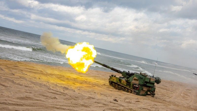 155 mm samobieżna haubica KRAB podczas ćwiczeń SPOKOJNY SZWOLEŻER-25.2.