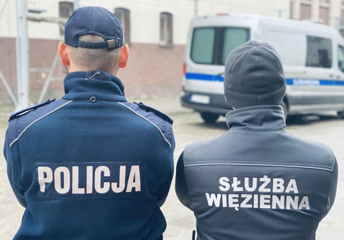Ministerstwo chce zmienić zasady mieszkaniówki? Mundurowi grożą protestem