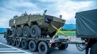 Słowacki wóz ewakuacji medycznej na bazie transportera Patria AMX XP.