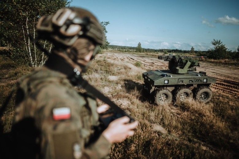 Uniwersalny Nośnik Lądowy UNL w odmianie Goblin podczas ćwiczeń Żelazny Obrońca-25