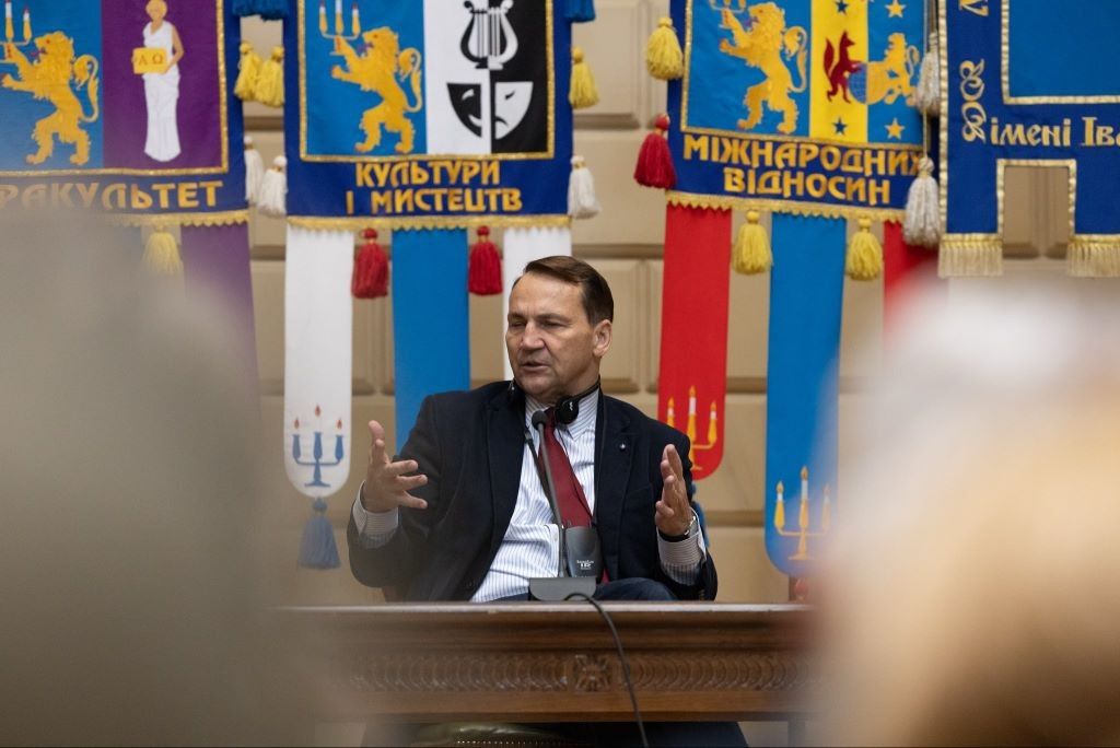 Sikorski rejects EU national  Army, proposes “European Legion”