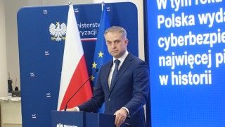 Wicepremier Krzysztof Gawkowski chce, aby po przyjęciu projektu ustawy o KSC przez rząd, Sejm szybko ją przeprocedował. Jego zdaniem, Polska potrzebuje przepisów o cyberbezpieczeństwie.