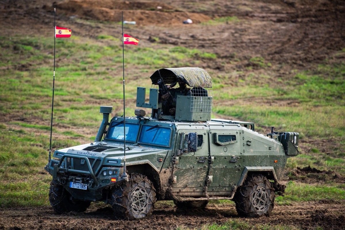 Hiszpania wzmacnia Ukrainę. Dostawy pojazdów w maju