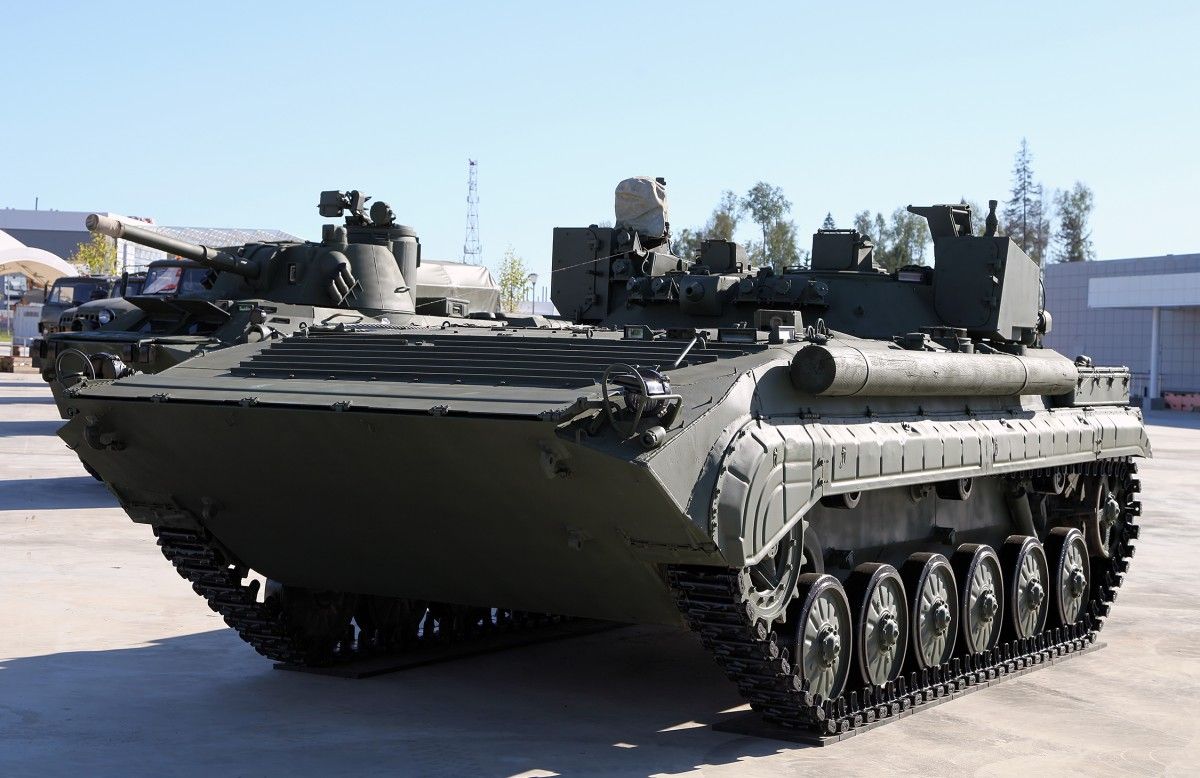Russia: "recycled" personnel carriers at the front