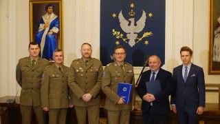 DKWOC podpisało porozumienie z Uniwersytetem Warszawskim ws. Cyber LEGIONU. Jak wskazał gen. Karol Molenda, dokument daje szansę na wykorzystanie potencjału UW oraz DKWOC.