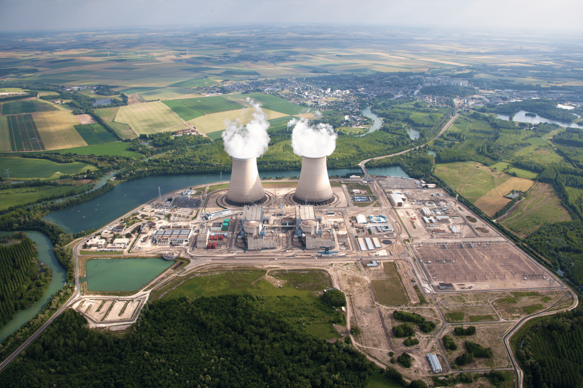 Francja uczy się od Chin, jak szybciej budować atom