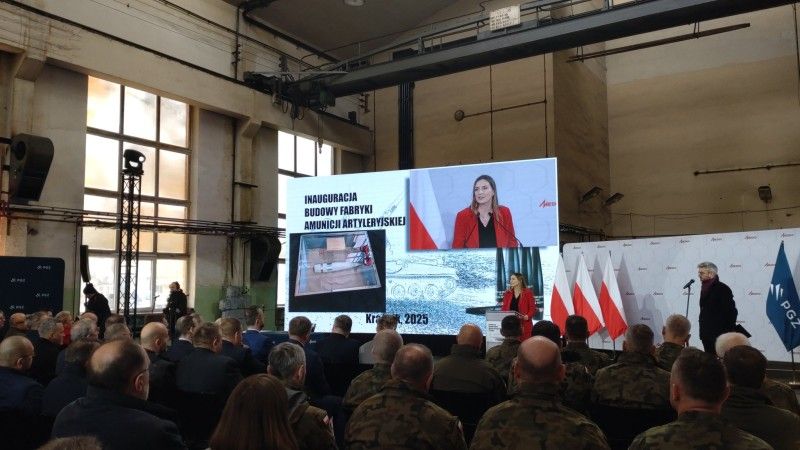 Magdalena Sobkowiak-Czarnecka podczas inauguracji budowy fabryki w Kraśniku.