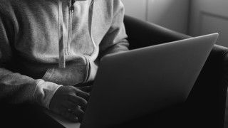 Resort cyfryzacji alarmuje o trwającej kampanii phishingowej przeciwko gminom. Sprawcy podszywają się pod Ministerstwo, aby uzyskać informacje dot. cyberbezpieczeństwa lub rozprowadzić szkodliwe oprogramowanie.