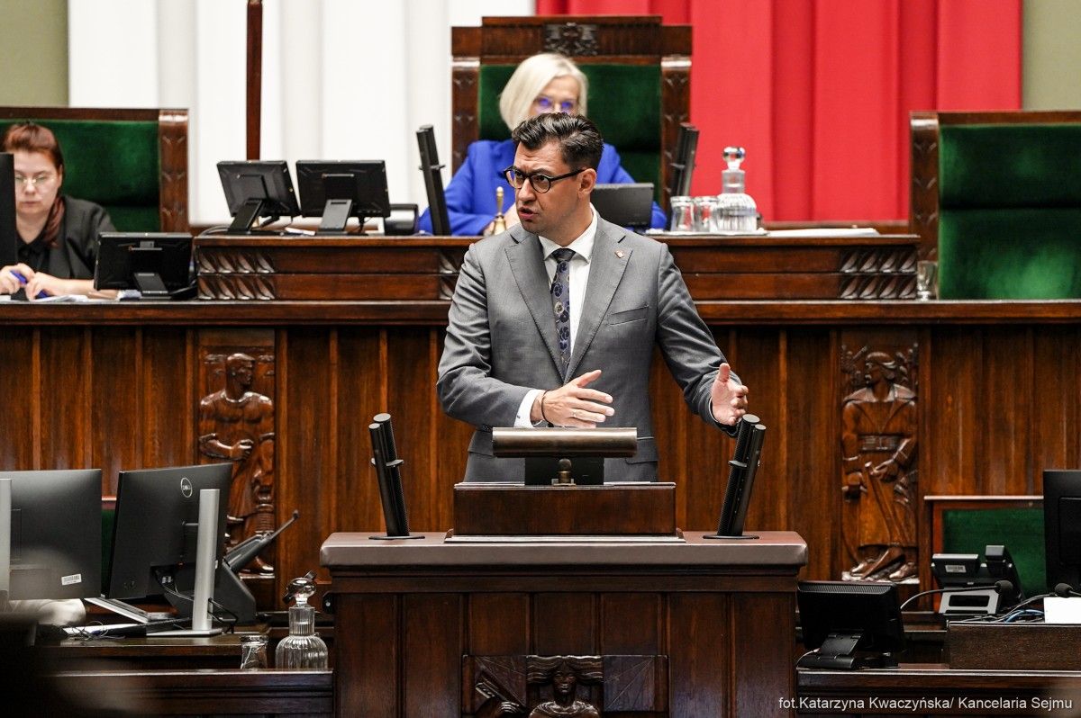 Karta Rodziny Mundurowej wkracza do Sejmu. Frysztak: nic nie stoi na przeszkodzie, by poszerzać grono uprawnionych [WYWIAD]