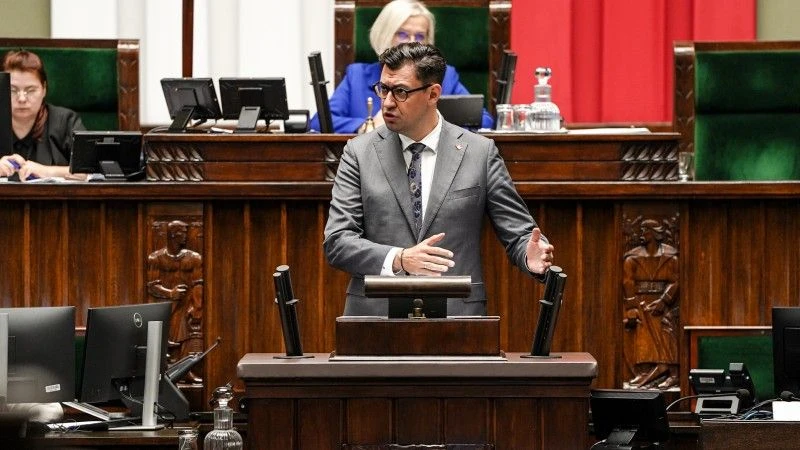 Karta Rodziny Mundurowej wkracza do Sejmu. Frysztak: nic nie stoi na przeszkodzie, by poszerzać grono uprawnionych [WYWIAD]