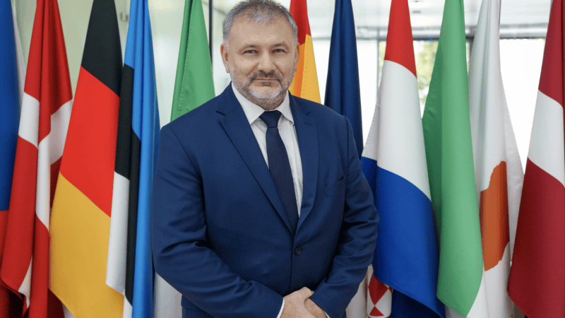 Minister Sprawiedliwości Waldemar Żurek podjął istotne decyzje mające na celu przyspieszenie cyfryzacji wymiaru sprawiedliwości.