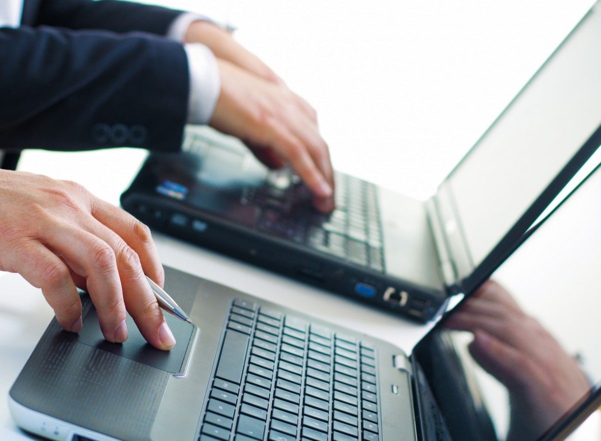 Komisja cyfryzacji zajęła się ustawą wdrażającą DSA. Jakie ważne zmiany przyjęto?