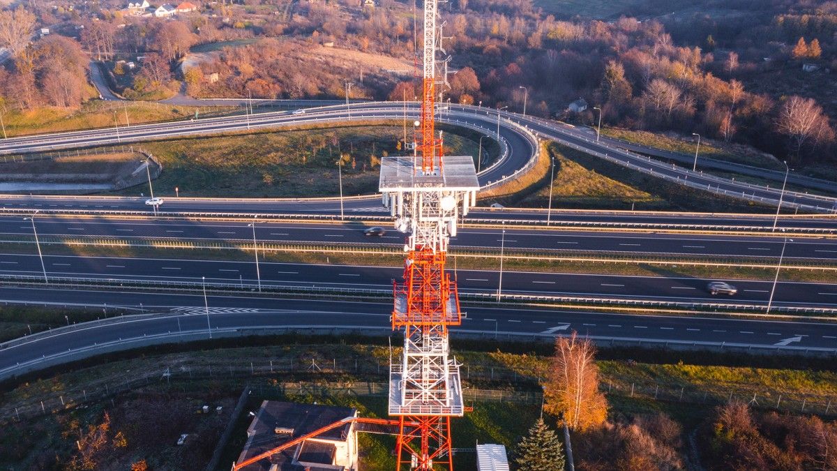 Sieć łączności krytycznej dla służb. Rdzeniem polska technologia