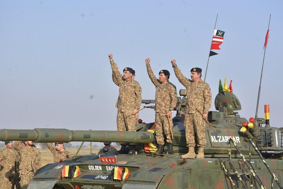 Czwartkowy przegląd mediów; Groźna eskalacja na granicy Indii i Pakistanu; Ulepszać, nie likwidować