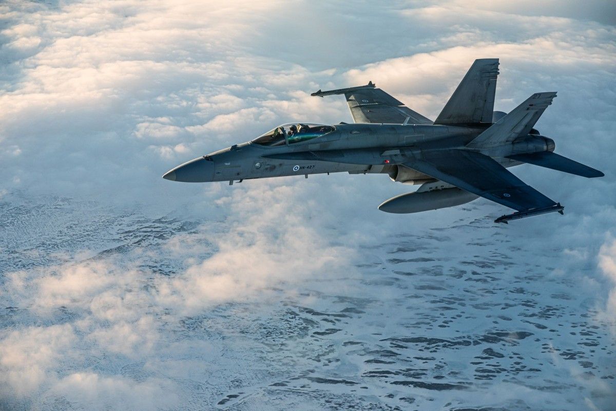 Finowie ćwiczą zestrzeliwanie rosyjskich samolotów