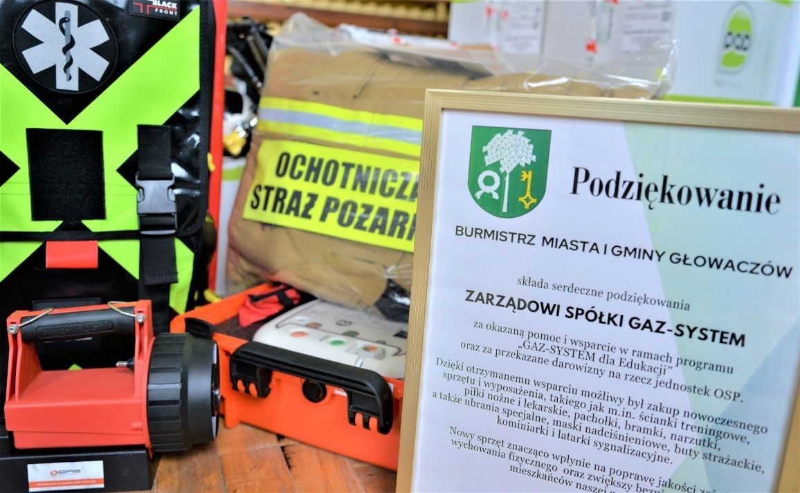 Nowy sprzęt dla OSP i szkół. GAZ-SYSTEM wspiera gminę Głowaczów