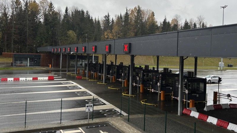 Decyzja litewskiego rządu z 29 października 2025 roku o wstrzymaniu na miesiąc, do 30 listopada, przejazdu przez przejście graniczne w Solecznikach na granicy z Białorusią byłą dla Rosji większym cisem niż groźby kolejnych sankcji