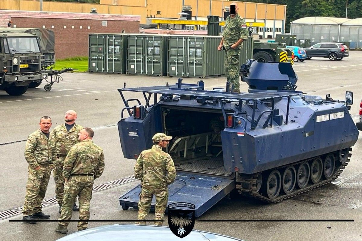 Holendrzy szkolą Ukraińców z obsługi transporterów