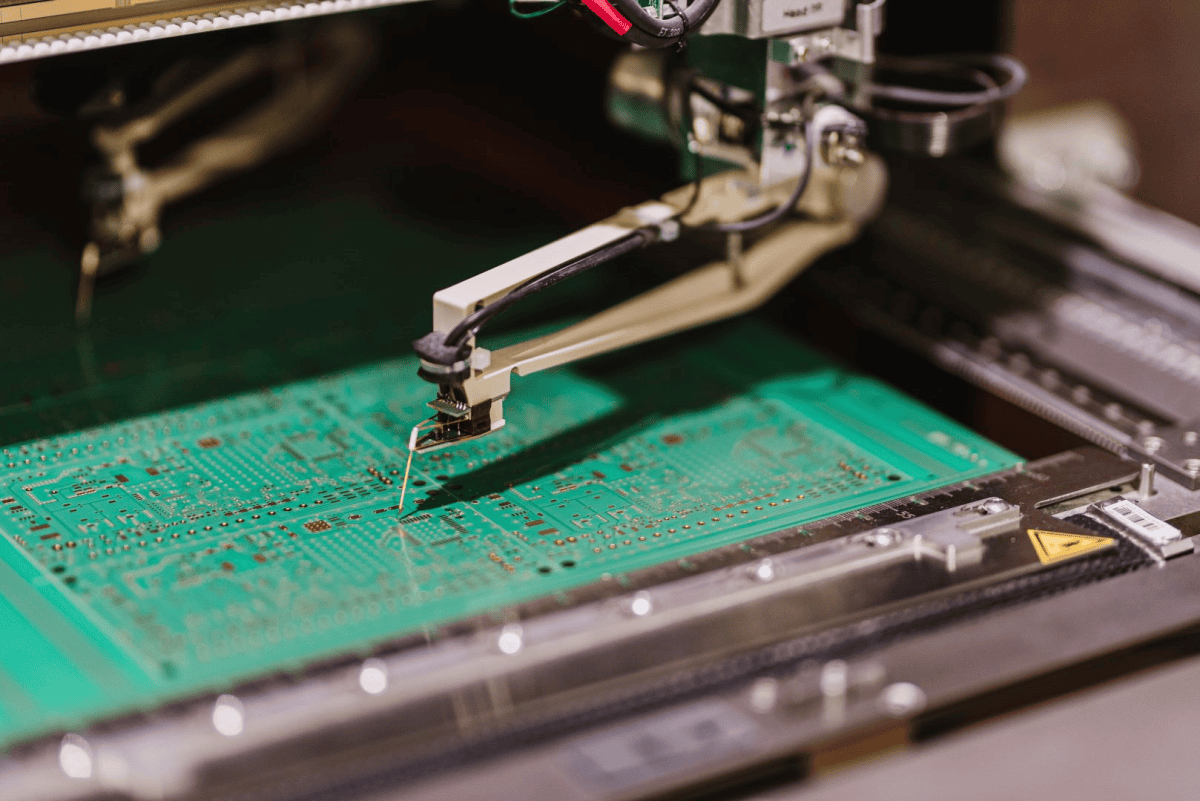 Elektronika dla armii: Dlaczego Europa musi odciąć się od Chin