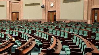 Komisja Cyfryzacji ponownie zajęła się ustawą wdrażającą unijny Akt o usługach cyfrowych. W II czytaniu w Sejmie zgłoszono 58 poprawek, w tym dotykającą rejestru domen. Ile przyjęto?