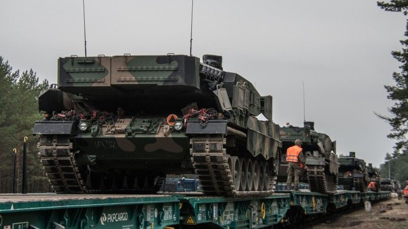 Czołgi Leopard 2 podczas transportu