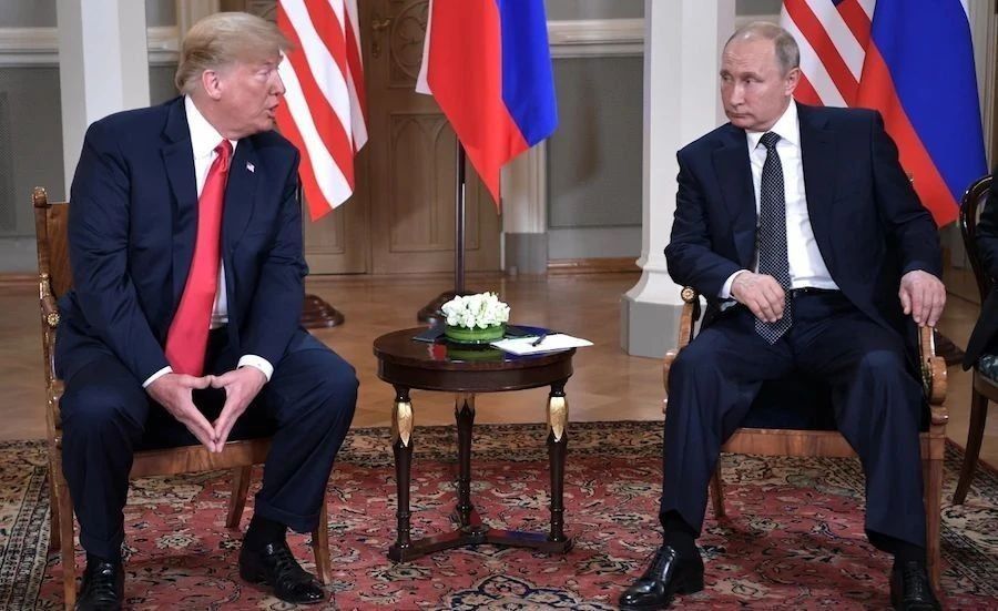 Piątkowy przegląd mediów; 28 punktów Trumpa; Dwa lata do ochrony wschodniej flanki