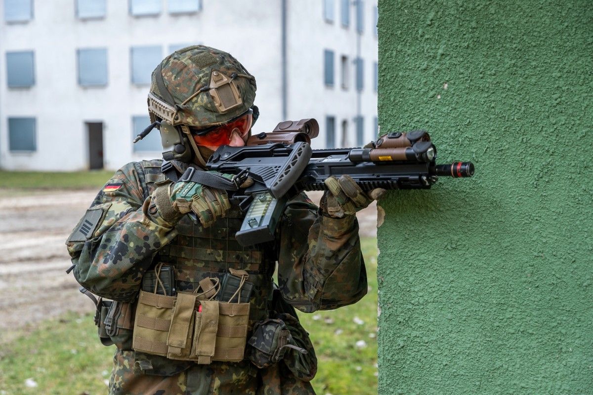 Bitwa o tory - niemiecka piechota walczy w tunelach berlińskiego metra