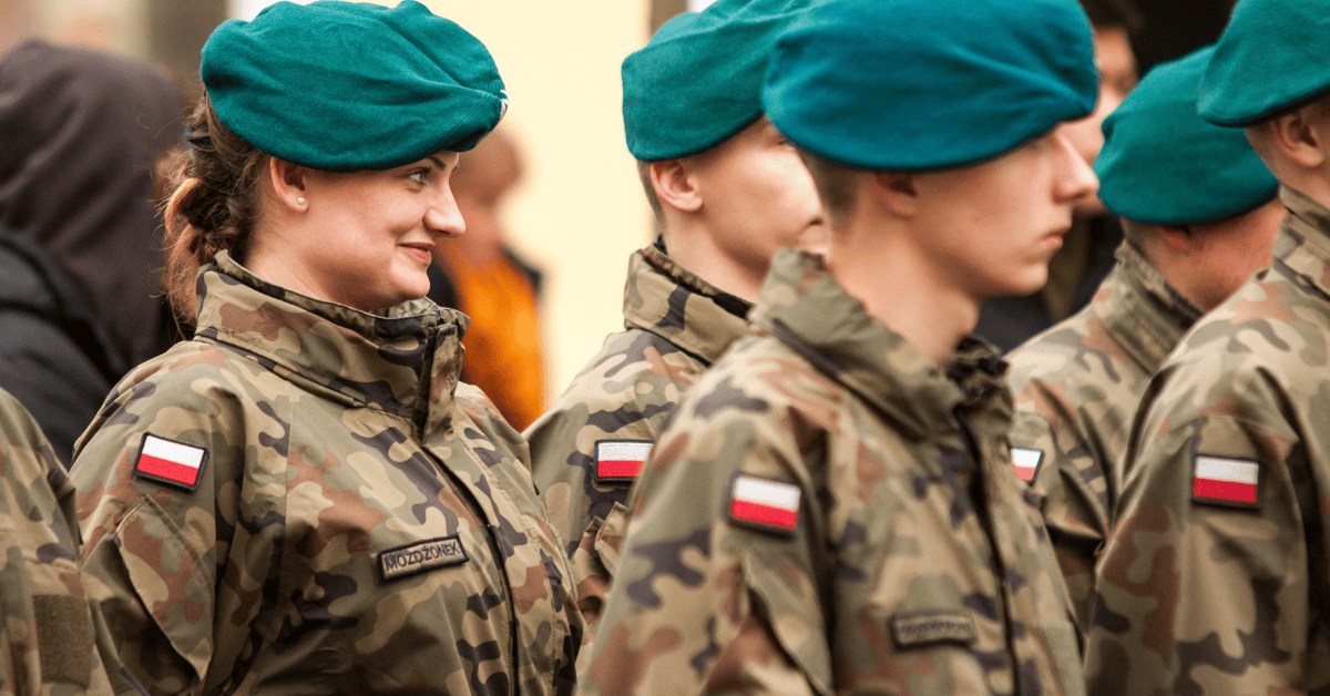 Większe zniżki dla służb mundurowych - lista najlepszych okazji na Black Week