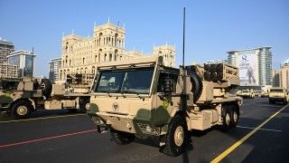 Azerskie wieloprowadnicowe wyrzutnie rakietowe PULS.