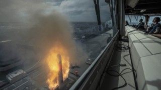 Pierwsze wystrzelenie pocisku manewrującego Tomahawk z holenderskiej fregaty Zr.Ms. „De Ruyter” (F804) typu De Zeven Provinciën. Test odbył się na Atlantyku, nieopodal bazy U.S. Navy w Norfolk w stanie Virginia.