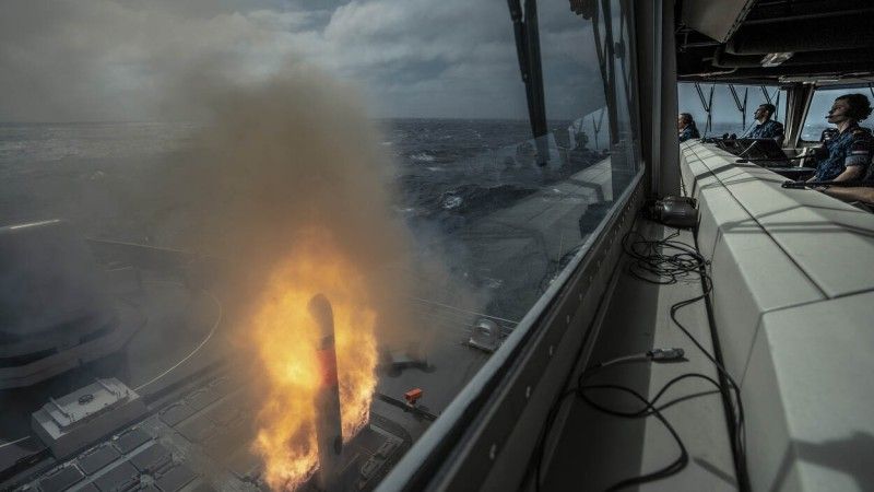 Pierwsze wystrzelenie pocisku manewrującego Tomahawk z holenderskiej fregaty Zr.Ms. „De Ruyter” (F804) typu De Zeven Provinciën. Test odbył się na Atlantyku, nieopodal bazy U.S. Navy w Norfolk w stanie Virginia.