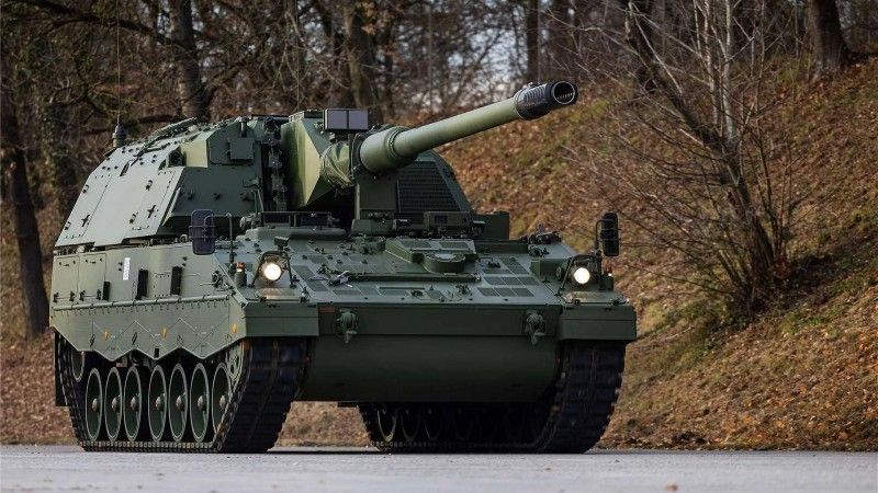 Niemiecka armatohaubica PzH 2000 (wersja A4).