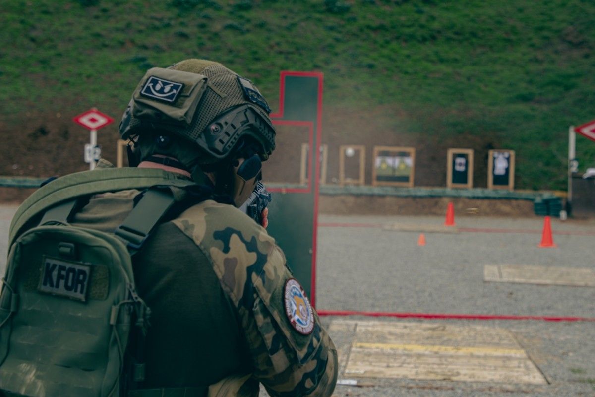NATO wycofuje się z Kosowa. Są tam też Polacy