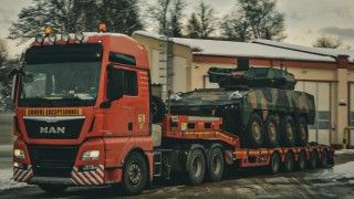 Dostawa fabrycznie nowych KTO Rosomak z wieżami ZSSW-30 do 21. Brygady Strzelców Podhalańskich (18. Dywizja Zmechanizowana), listopad 2025 roku.