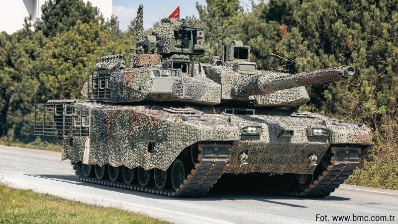 Rywal dla Abramsa i Leoparda 2? Turecki czołg Altay / Czołgiem! na Defence24.pl.