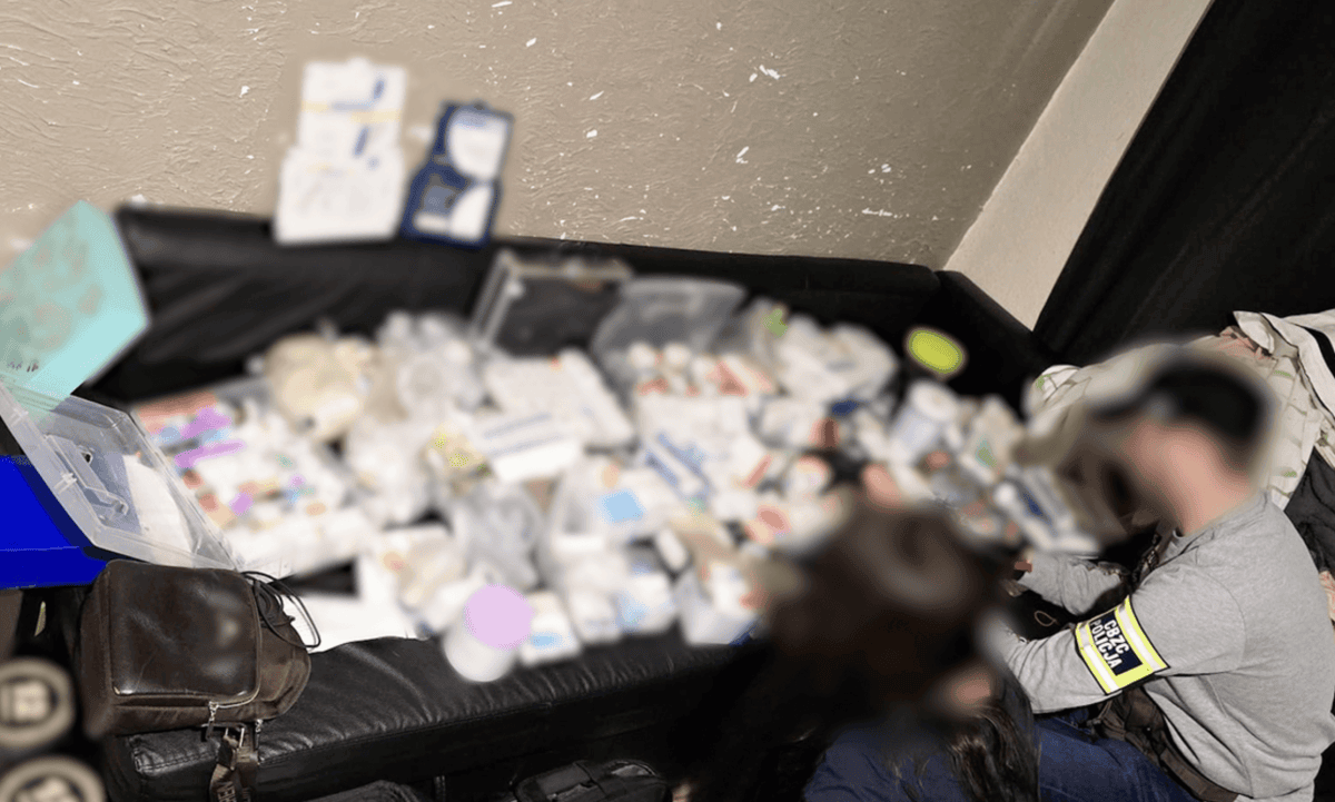 Podrabiane leki w Internecie. Akcja Policji w kilku województwach