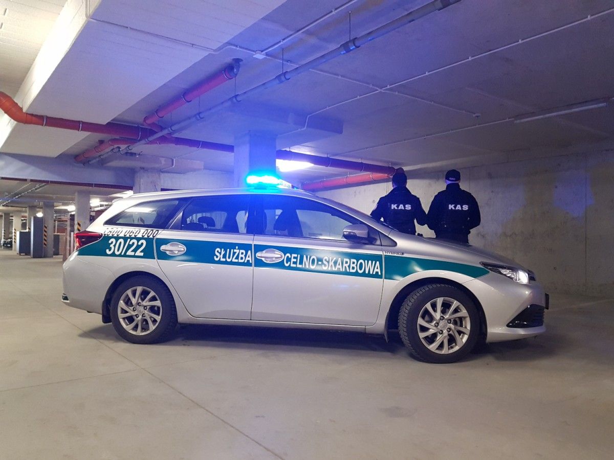 Powrót uprawnień emerytalnych dla mundurowych czeka na podpis prezydenta