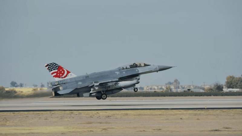 Singapurski F-16D podczas szkolenia w Stanach Zjednoczonych