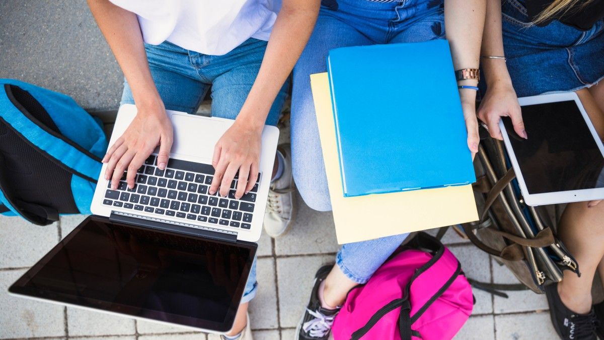 Laptopy i tablety dla szkół. Ministerstwo wyłoniło dostawców