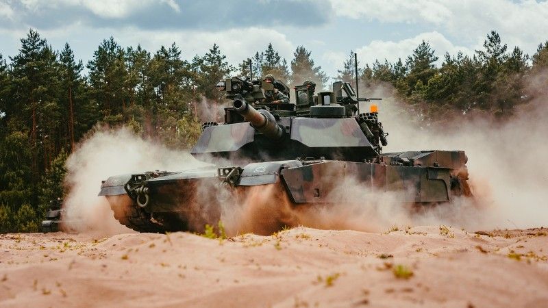 Czołg podstawowy M1A2SEPv3 z 2. Batalionu Czołgów, 1. Brygady Pancernej, 18. Dywizji Zmechanizowanej.