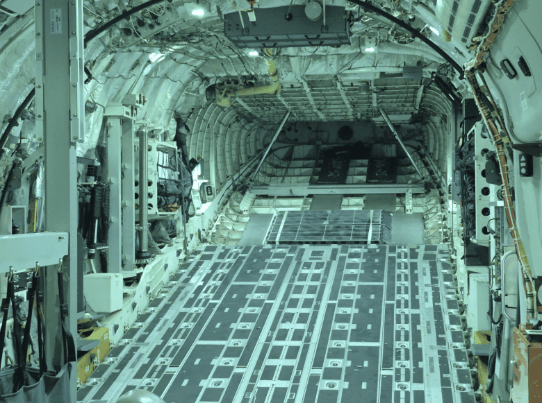 Rampa ładowni KC-390