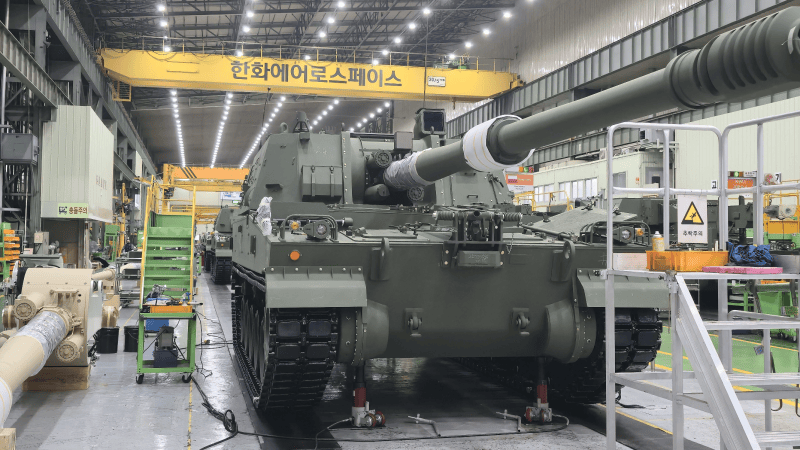 Linia produkcyjna armatohaubic K9 Thunder,