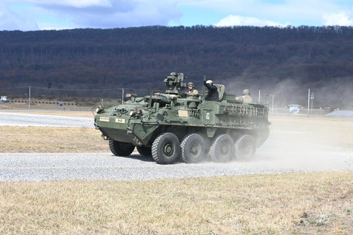 Amerykańskie Strykery a Rosomaki? Ważna deklaracja MON