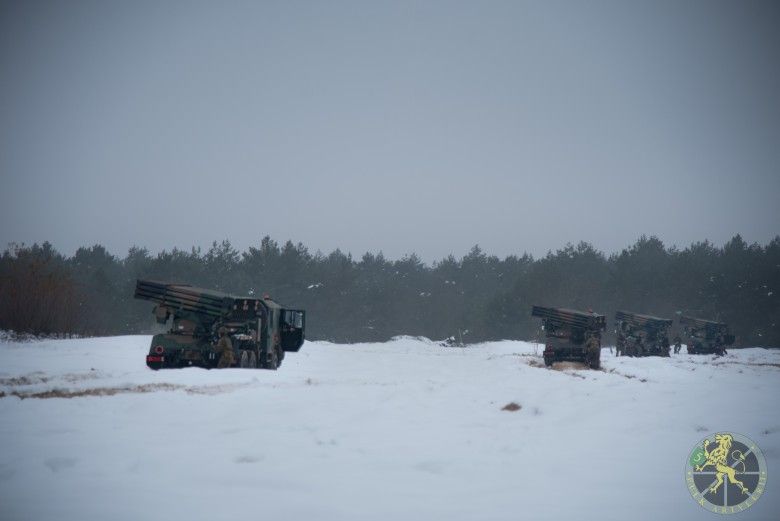 Wieloprowadnicowe wyrzutnie rakietowe WR-40 Langusta należąca do 3. Dywizjonu Artylerii Rakietowej wchodzącego w skład 5. Lubuskiego Pułku Artylerii podczas ćwiczeń MARS-25.