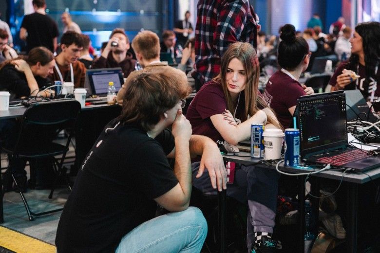 HackNation 2025: strefa kodowania