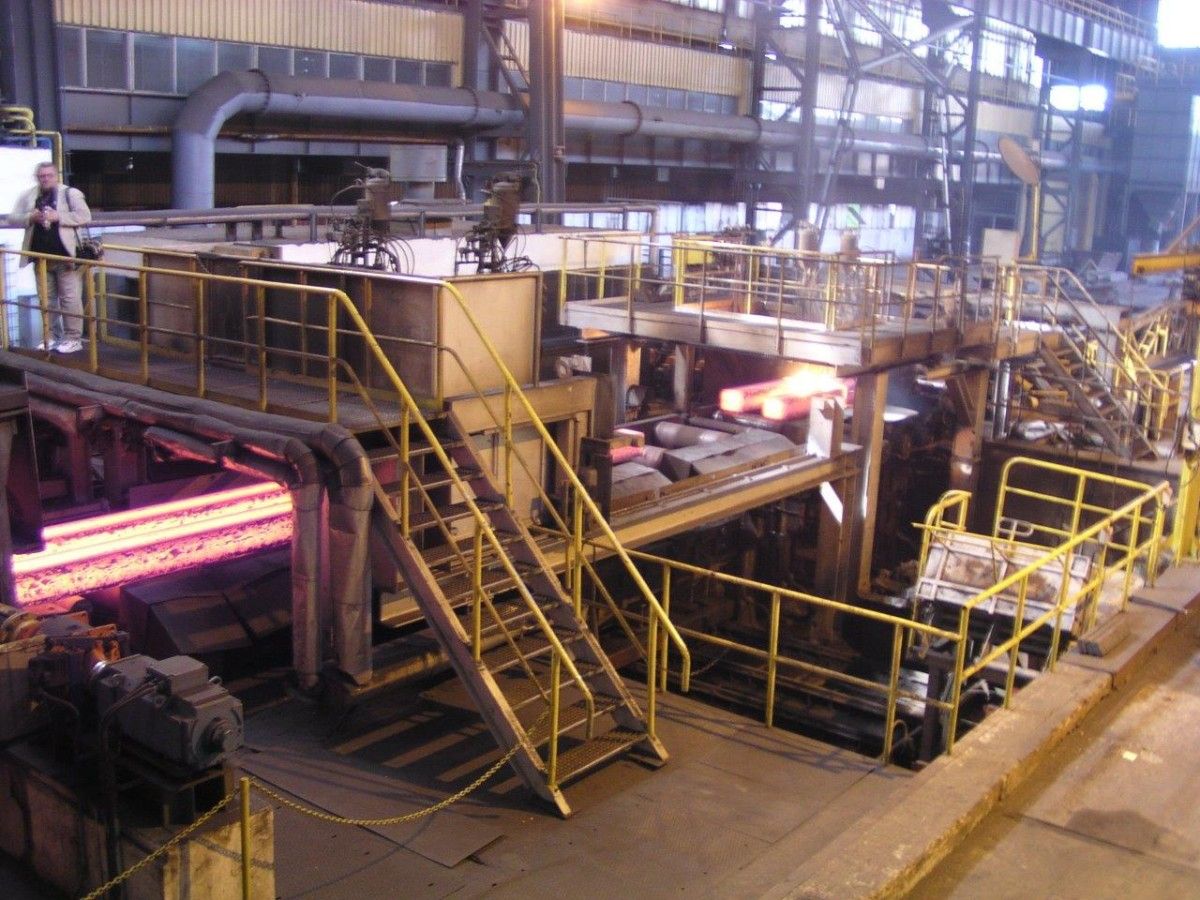 Od upadku do pancerzy i atomu. AMW i Węglokoks finalizują przejęcie Huty Częstochowa