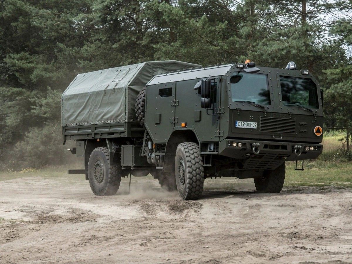 Zmiany w zarządzie Jelcza. Nowy prezes i wzmocnione kierownictwo spółki